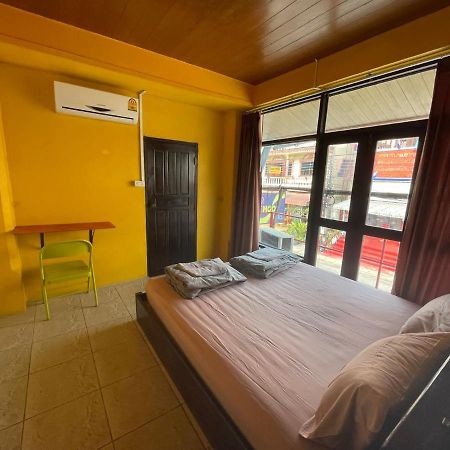 Over The Moon Hostel Ban Houayxay Zewnętrze zdjęcie