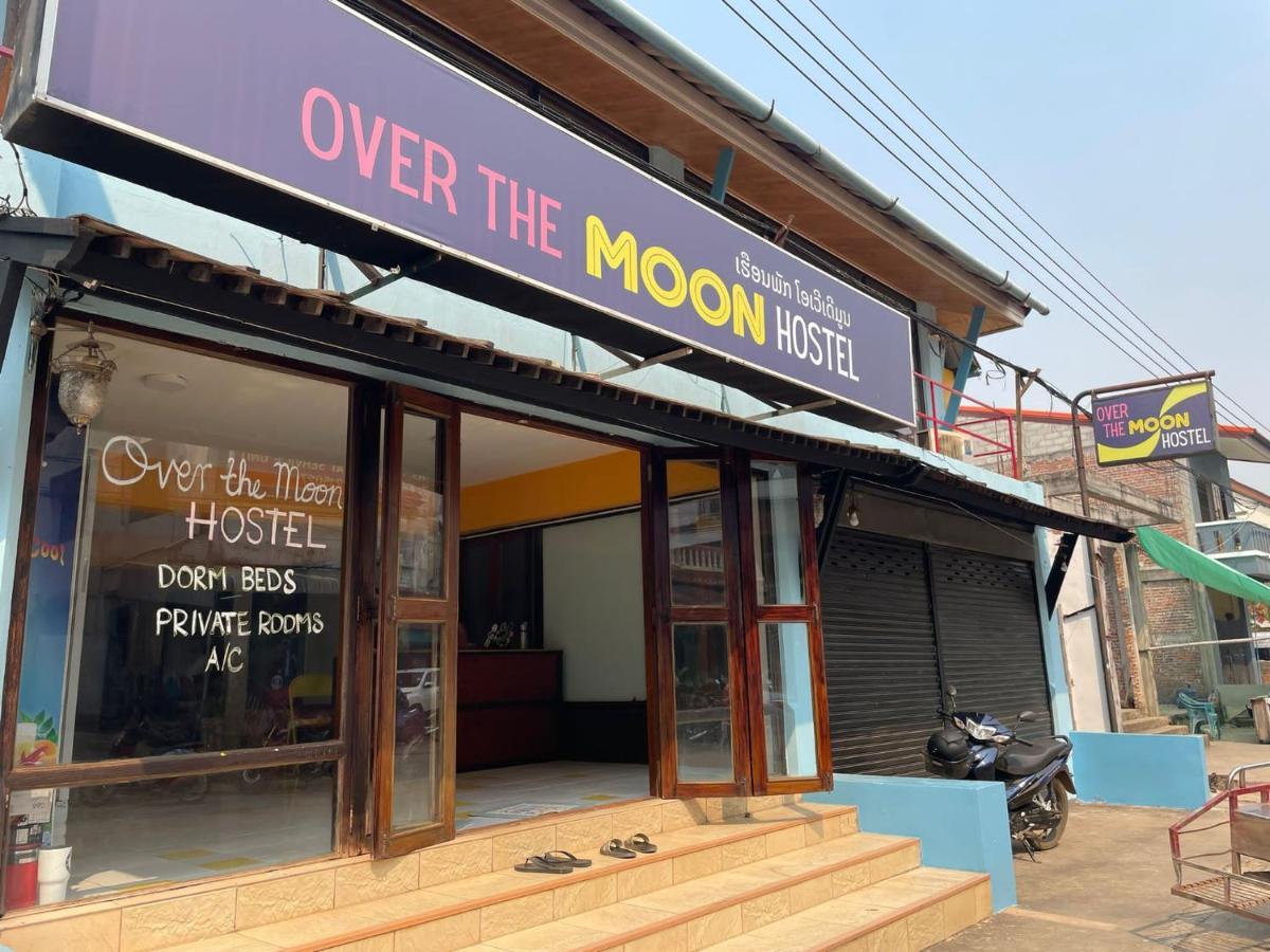 Over The Moon Hostel Ban Houayxay Zewnętrze zdjęcie